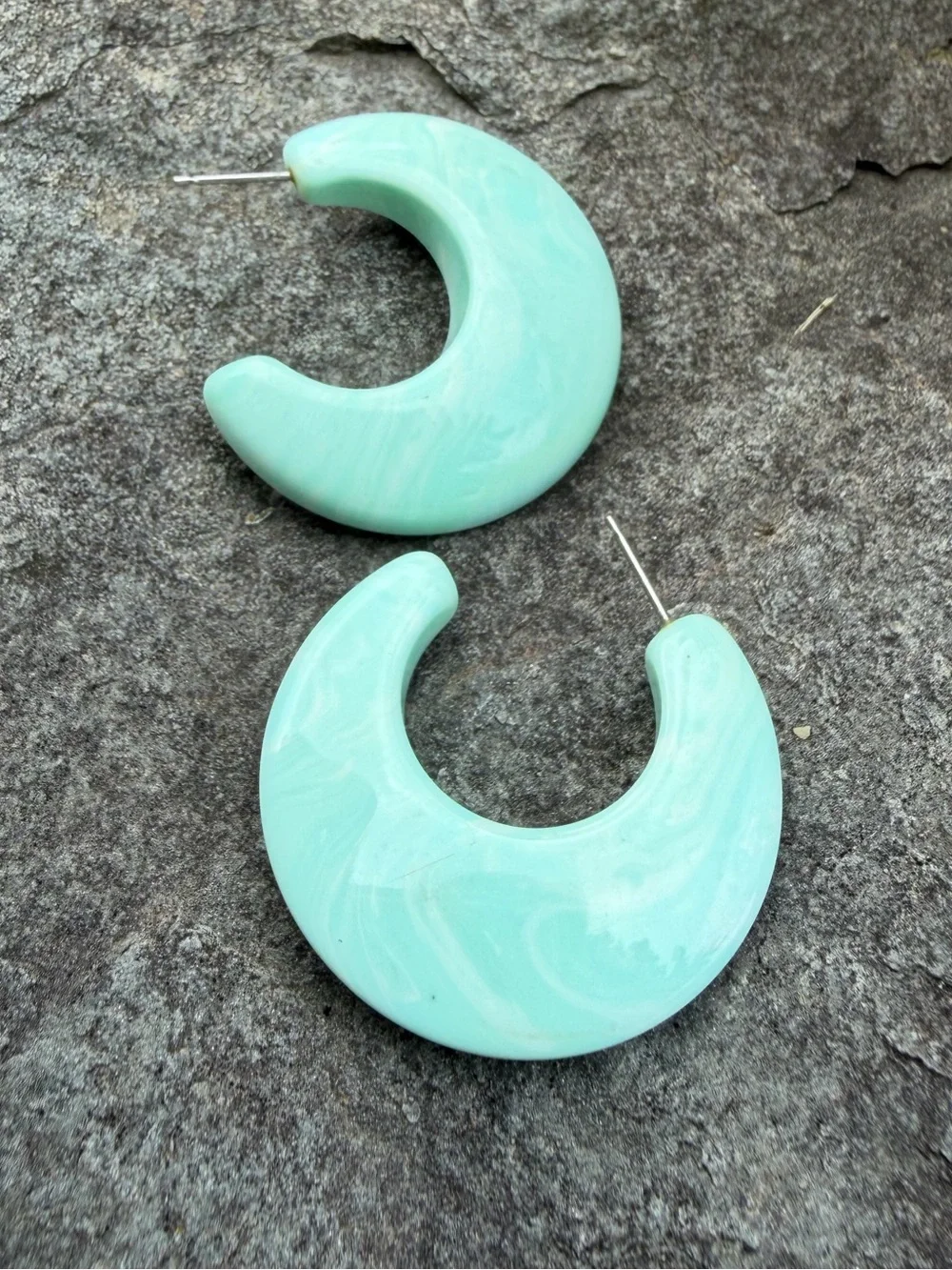 Vintage Pastel Green Swirl Crescent Hoop Earrings